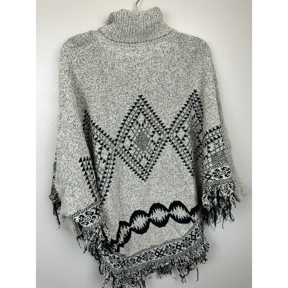 AZ Cape Poncho With Sleeves Grey With Boho Aztec Design - Picture 9 of 11